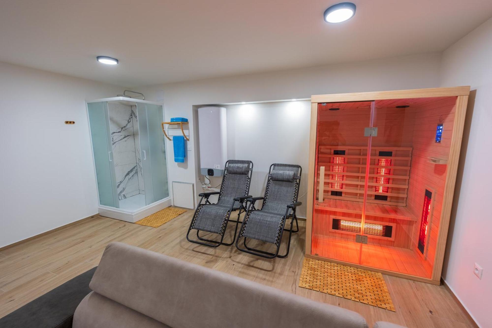Three-Bedroom Premium Holiday Home Atmosfera With Private Pool&Sauna Водице Экстерьер фото